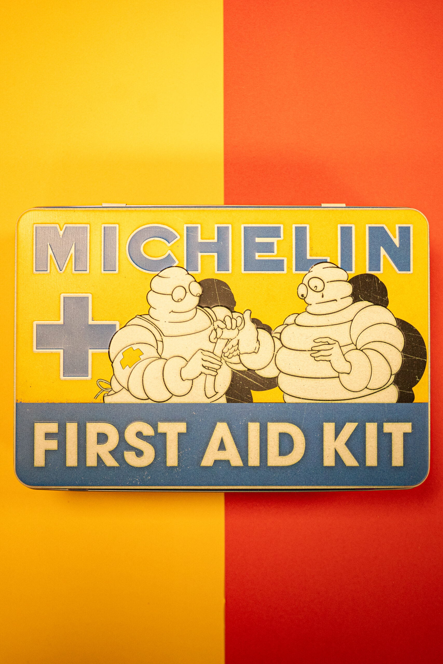 Lata Michelin Primeros Auxilios con 500g de Galletas