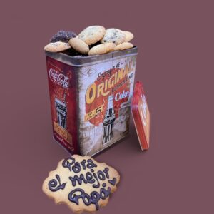 Lata Coca-Cola con galletas