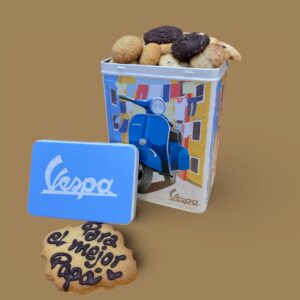 Lata Vespa con galletas