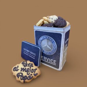 Lata Mercedes con galletas